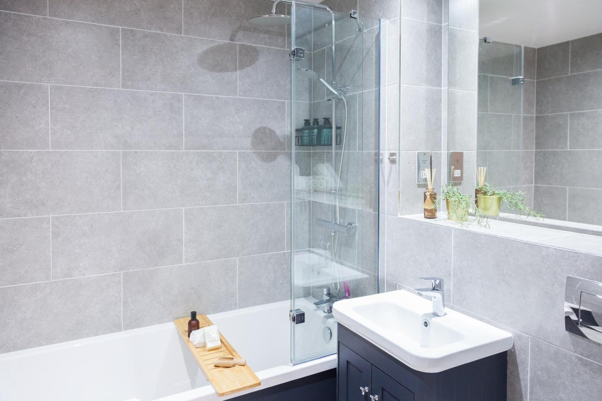 1 Bedroom Flat - Long Term Rates-contractors-professionals-relocation Apartment Leeds (West Yorkshire)