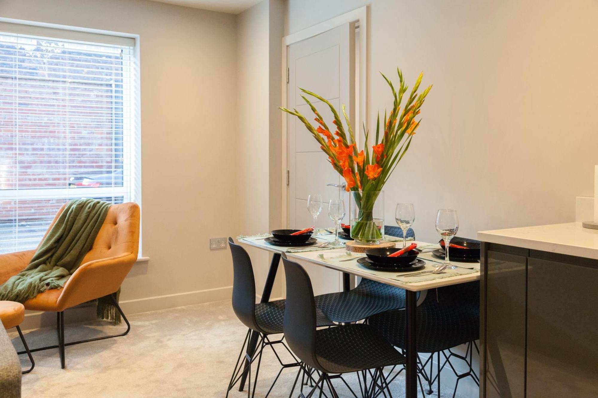 Apartment 1 Bedroom Flat - Long Term Rates-contractors-professionals-relocation Leeds (West Yorkshire)