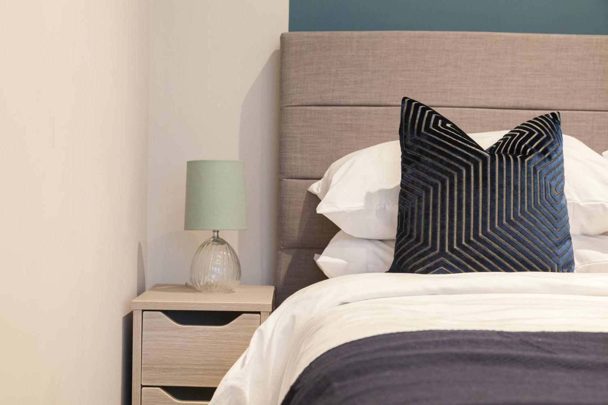 1 Bedroom Flat - Long Term Rates-contractors-professionals-relocation Apartment