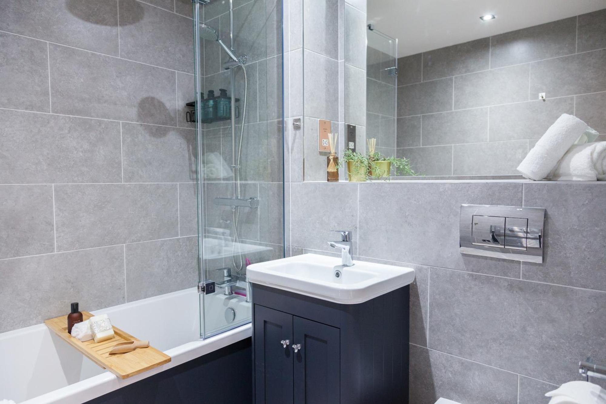 1 Bedroom Flat - Long Term Rates-contractors-professionals-relocation Apartment Leeds (West Yorkshire)